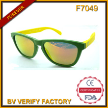 Fábrica de gafas de sol de China alta calidad gafas de sol (F7049)